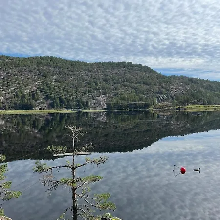 Koselig Ved Bjorvann 107 M2 Feriehus Drangedal